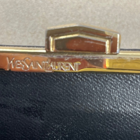 Yves Saint Laurent Vintage Compact Kiss Lock Wallet - Black - Preowned - Picture 13 of 15